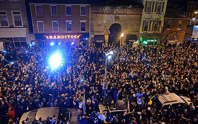 Baltimore fans pour into the streets after the Ravens' victory in Super Bowl XLVII. (Getty Images)
