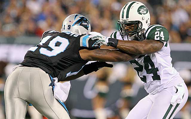 Darrelle Revis is trying to come back from a torn ligament in his left knee. (USATSI)