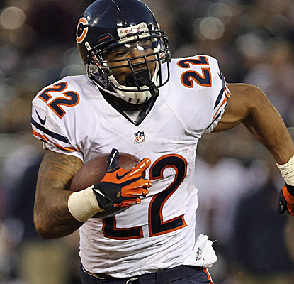Matt Forte compiles 109 total yards as the Bears offense finally finds some rhythm against the Raiders.  (USATSI)