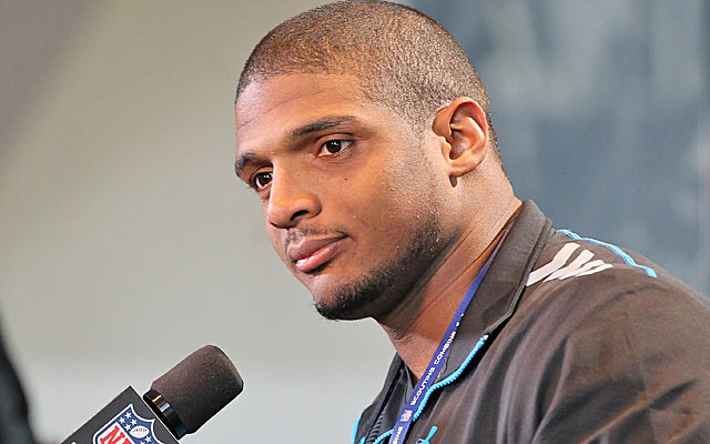 Michael Sam is the focus of unprecedented media scrutiny at the scouting combine. (USATSI)