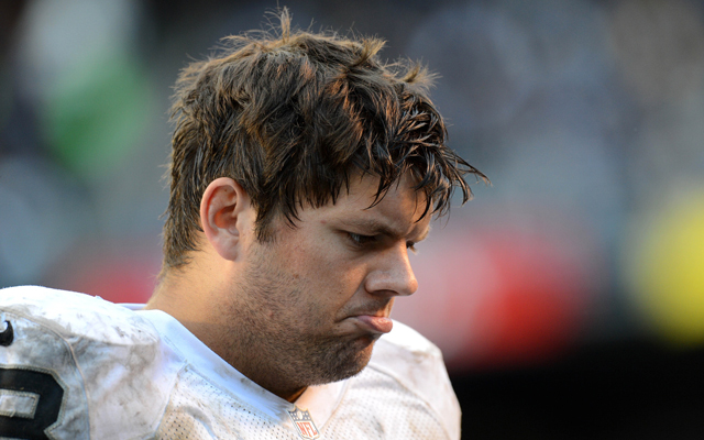 Former Raiders tackle Jared Veldheer agrees to terms with Arizona Cardinals. (USATSI)