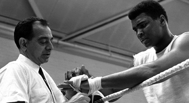 Angelo Dundee helped Muhammad Ali become the first fighter to win the heavyweight title three times. (AP)