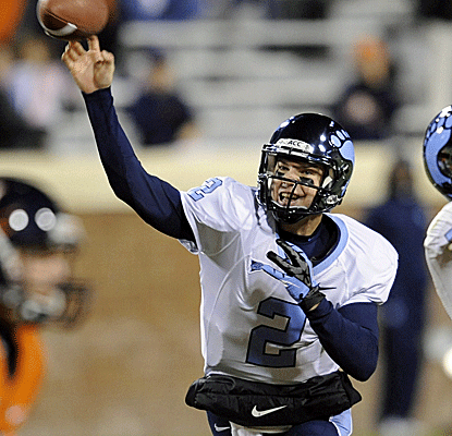 North Carolina quarterback Bryn Renner throws a pair of fourth-quarter touchdowns as the Tar Heels pull away late.  (US Presswire)
