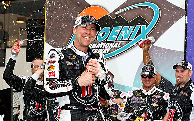Kevin Harvick and his crew are all smiles after a dominant win at Phoenix. (USATSI)