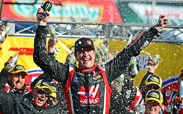 Kurt Busch breaks an 83-race winless streak with a victory at Martinsville Speedway. (USATSI)