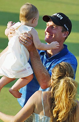 Jim Furyk celebrated his 2003 U.S. Open victory on Father's Day thanks to a little help from his dad. (Getty Images)