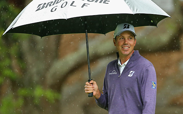 Matt Kuchar falls out of a share of the lead with a 4-over start through six holes. (Getty Images)