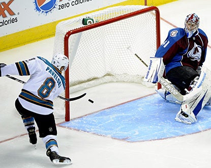 Joe Pavelski has it too easy, scoring the first of his two power-play goals in the second period. (AP)