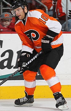 Kris Versteeg has four goals in 10 games in Philadelphia. (Getty Images)