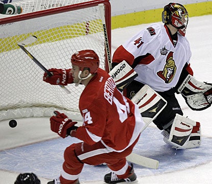 Todd Bertuzzi gets the Red Wings going this season with the team's first goal late in the opening period. (AP)