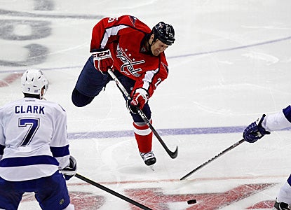 Jason Chimera has a big day for the Capitals, scoring two goals -- the first was the 100th of his career. (US Presswire)