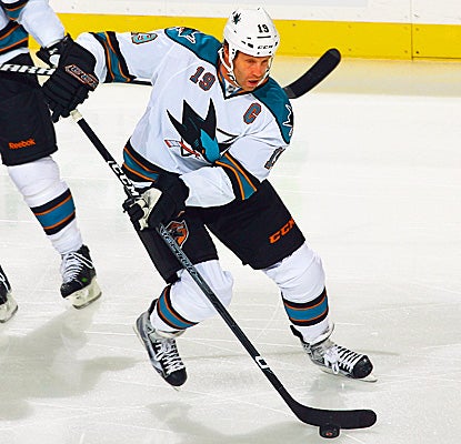 Sharks' Joe Thornton becomes the 266th NHL player to hit 1,000 games played, scoring one goal in their win over the Devils.  (Getty Images)