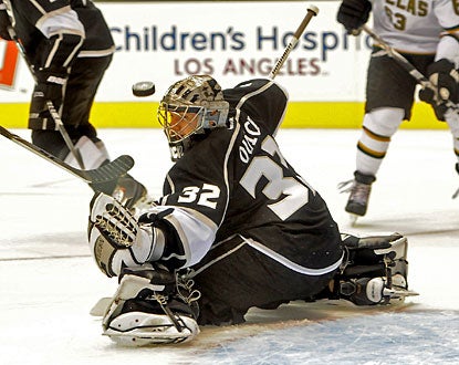 Jonathan Quick has not conceded a goal in 188:10 to set a new record for the Los Angeles Kings. (US Presswire)