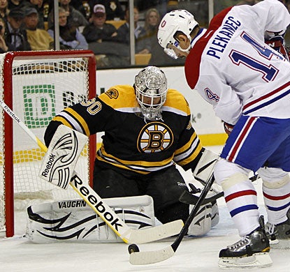 Tomas Plekanec makes up for a Bruins goal that he puts past Carey Price with the tiebreaker in the third period. (US Presswire)