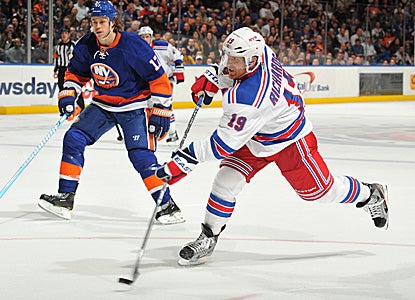 In the battle of N.Y. rivals, Brad Richards makes sure the Rangers keep their winning streak intact with this go-ahead goal. (Getty Images)