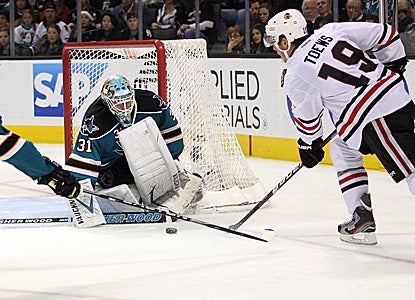 Sharks' netminder Antti Niemi is the MVP of this night with 34 saves and a shutout against his former squad in a 1-0 victory. (Getty Images)