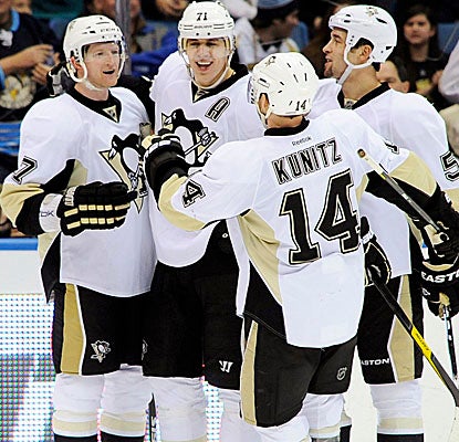 The Pens enjoy a high-energy night on offense, scoring six goals -- without superstar Sid Crosby.  (AP)