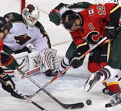 Jarome Iginla sets up the first goal, then scores the winner with his 13th of the season in the second period. (Getty Images)