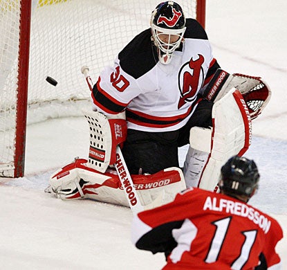 Just like Friday against Calgary, Daniel Alfredsson again scores in overtime for Ottawa. (AP)