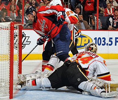 Troy Brouwer's goal in the second period is Washington's second on the power play. (Getty Images)