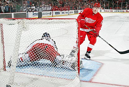 Valtteri Filppula scores the game-winning shootout goal as Detroit assumes the NHL points lead with 65.  (Getty Images)