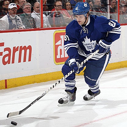 Phil Kessel's two goals and one assist helps the Maple Leafs to their fifth win in their last six games.  (Getty Images)