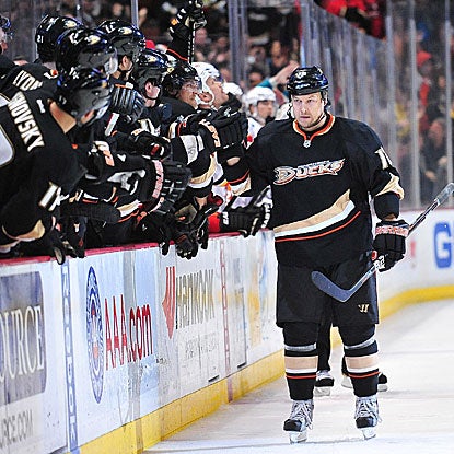 The Ducks' Niklas Hagman scores the game-winning goal in the eighth round of a shootout to put out the Flames.  (US Presswire)