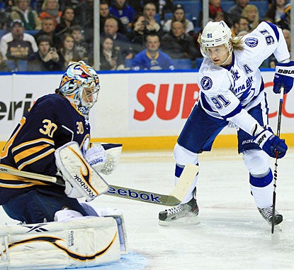Steven Stamkos sets up the first goal and scores the eventual winner to raise his total to 37 goals. (US Presswire)