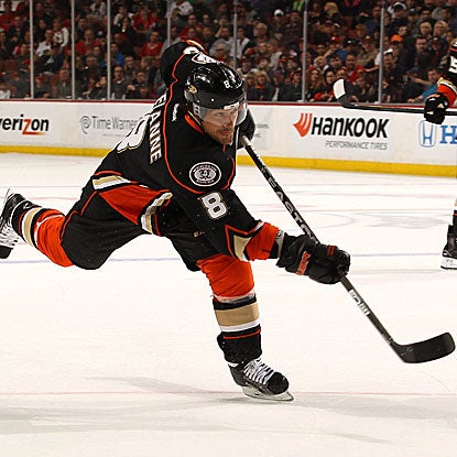 The Ducks' Teemu Selanne scores a goal and earns an assist to move into 20th place on the NHL's career scoring list. (Getty Images)