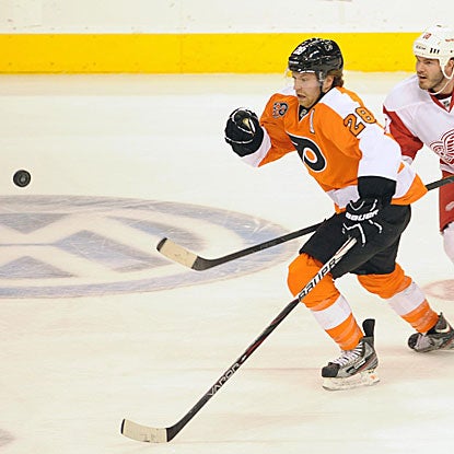 Claude Giroux is one of three Flyers to score a goal in their win over the Red Wings.  (US Presswire)