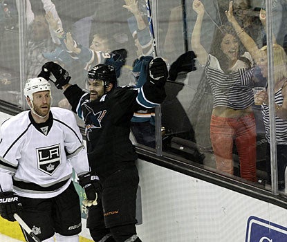 Dan Boyle scores his second goal of the game to give San Jose the win with 62 seconds left in overtime. (AP)
