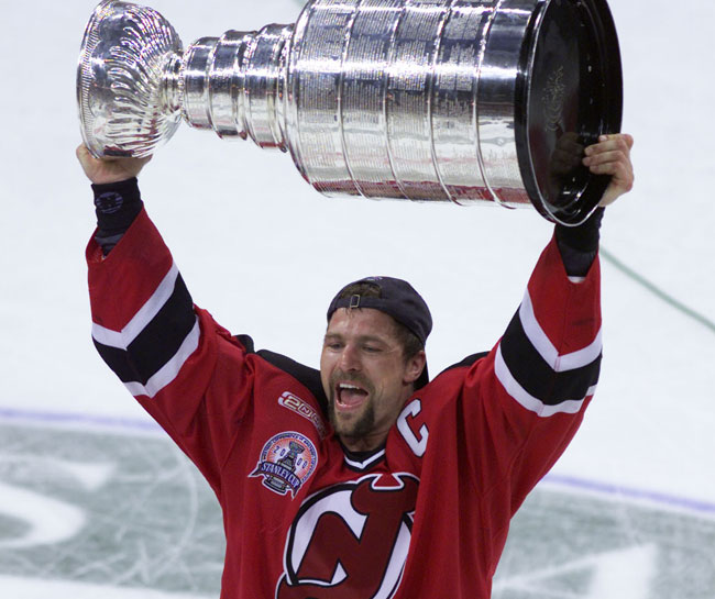 who is the captain of the new jersey devils