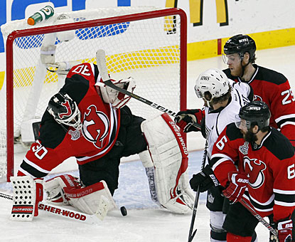 Martin Brodeur stops 25 shots, including several high-quality scoring chances by the Kings. (US Presswire)