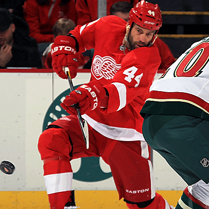 Todd Bertuzzi scores a goal in the second and third periods to help lead the <a href=