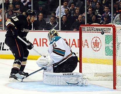 Anaheim's Emerson Etem beats Antti Niemi for his first career goal in the Ducks' 5-3 win over San Jose. (USATSI)