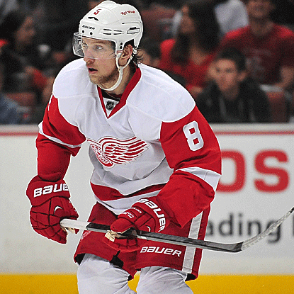Justin Abdelkader gets his first NHL hat trick as the Red Wings end the Ducks' club-record 13-game home win streak. (USATSI)