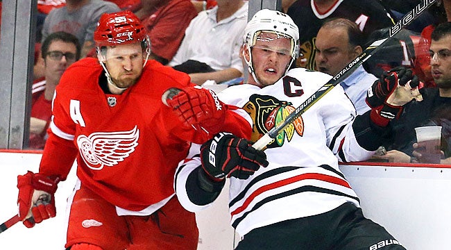 Red Wings clip Hawks