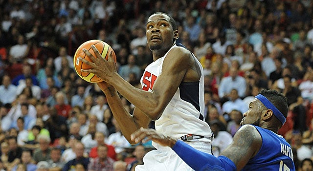 Kevin Durant tallies 24 points and 10 rebounds in 22 minutes in Team USA's blowout victory. (Getty Images)