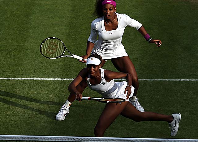 Williams+Sisters+Tennis+Photos Williams sisters reach Wimbledon doubles semis; Bryans, too - Tennis ...