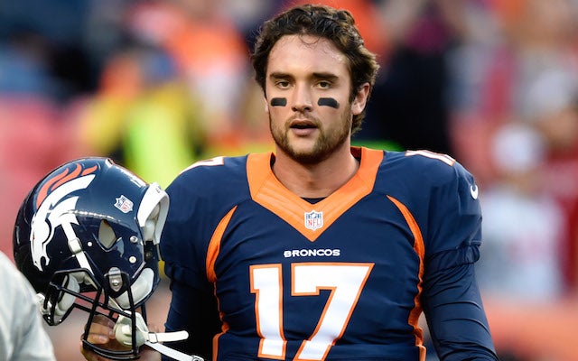 Brock_Osweiler_Helmet_Peyton_Manning_Bench_Video_GIF_Vine.jpg
