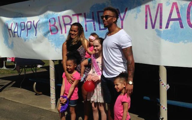 Charles Johnson helped a 10-year-old girl have the best birthday ever. (Twitter)