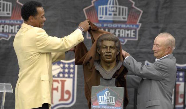 Charlie Sanders, Hall of Fame Tight End With Lions, Dies at 68