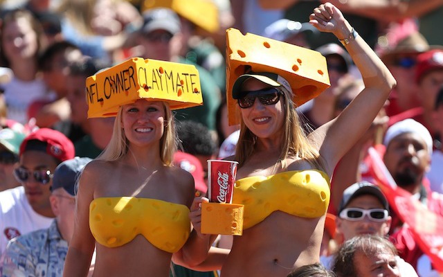 A cheesekini might not be enough to keep you warm in Green Bay on Sunday. (USATSI)