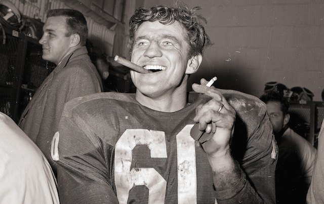 Chuck_Bednarik_Dies_Eagles_Legend_Pictures_Video.jpg