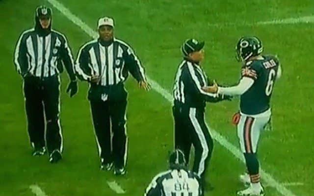 Jay Cutler is not getting along with the refs. (Fox)