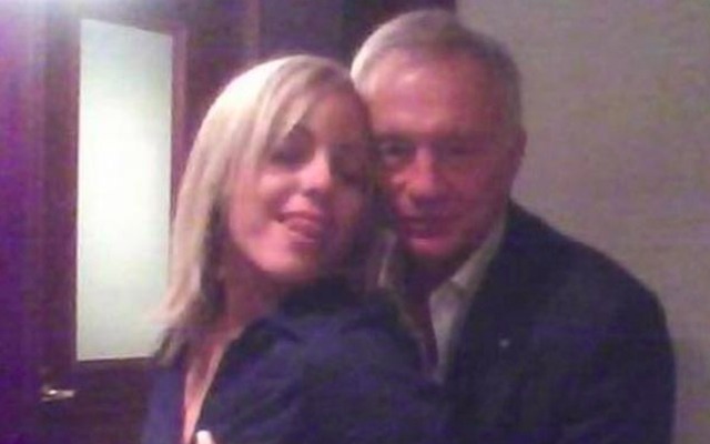 Jerry-Jones-racy-photo-restaurant.jpg