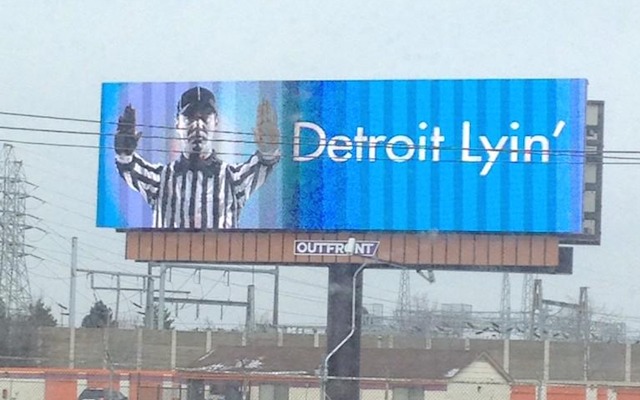 Fans in Detroit are still unhappy about the officiating in Sunday's game. (Twitter/SpartanDawgs)