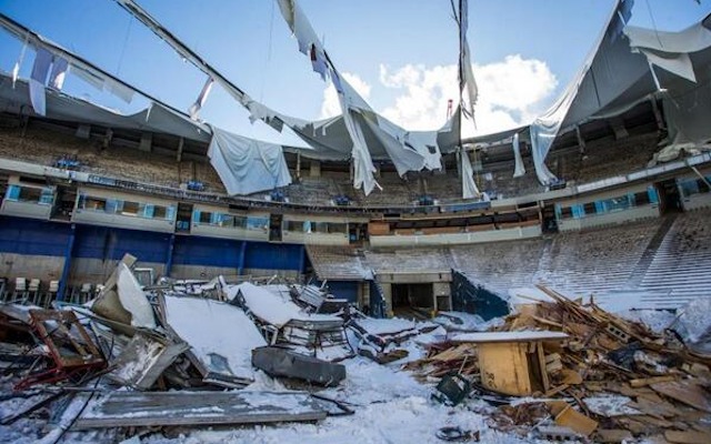 Minnesota Vikings fans call police over Metrodome being demolished