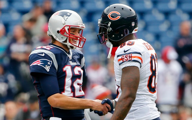 Martellus Bennett talks with Bears Kyle Long before the start of New  News Photo - Getty Images