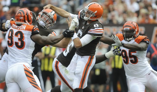 Can Hoyer, Browns defense lead Cleveland to AFC North title? 